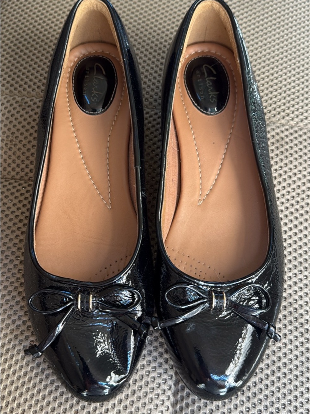 Clarks Black Patent Leather Ballet Flats with Bow Trim
